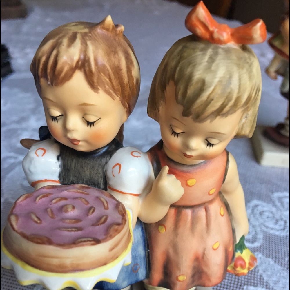 Vintage Hummel Happy Birthday